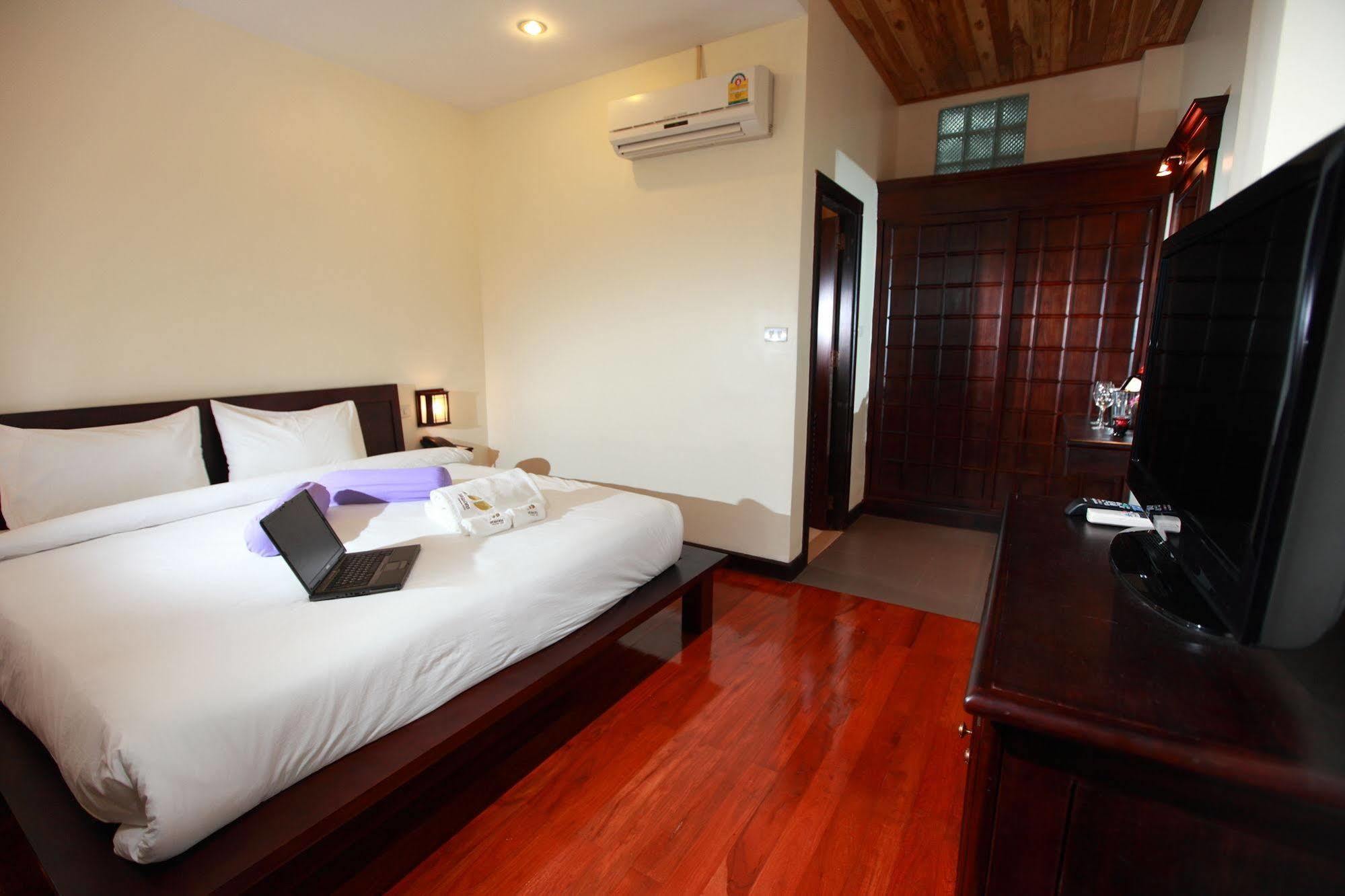 Seasons Riverside Hotel Vientiane Exterior photo