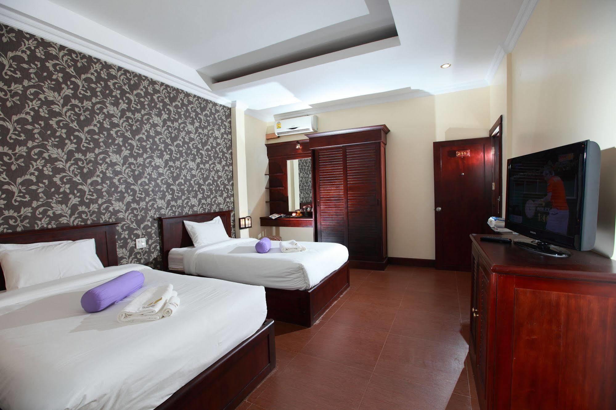 Seasons Riverside Hotel Vientiane Exterior photo