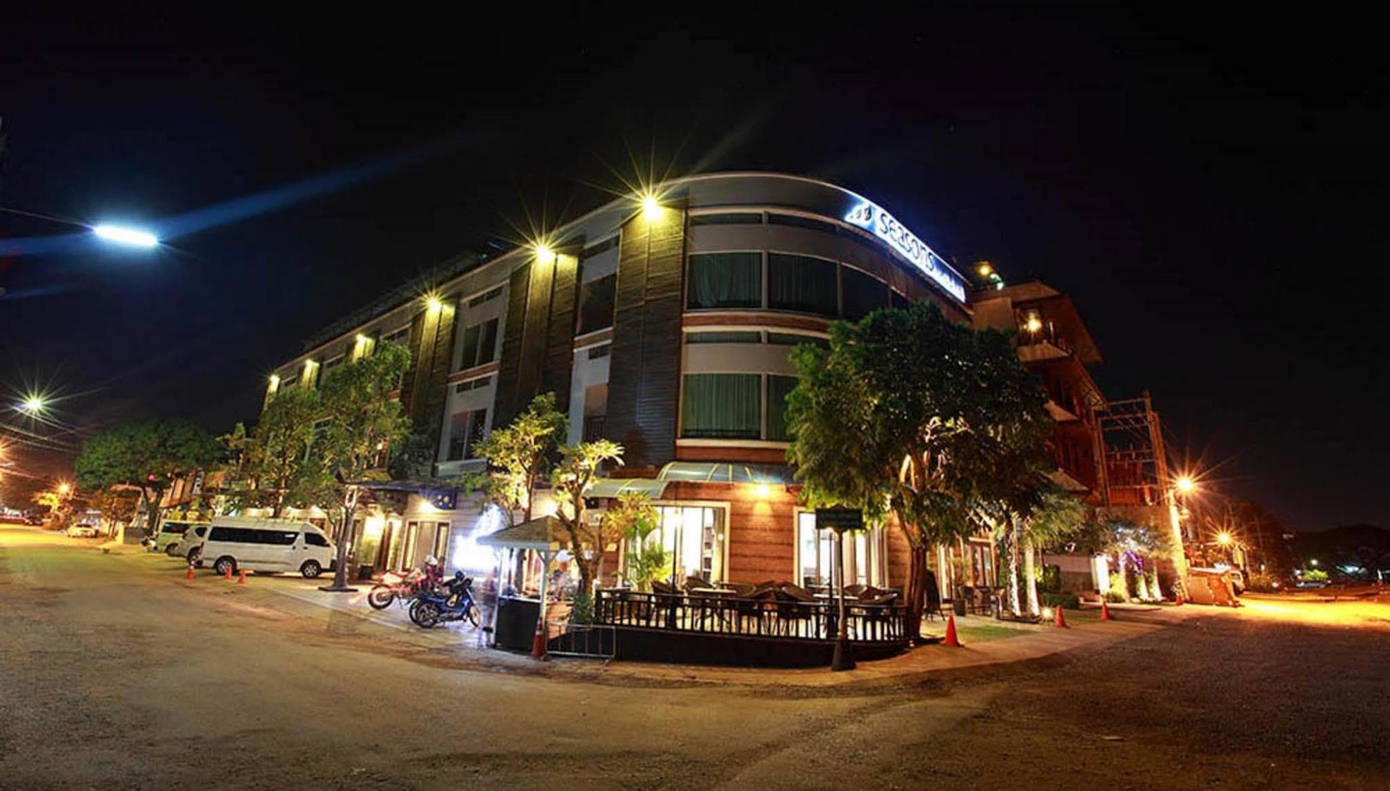 Seasons Riverside Hotel Vientiane Exterior photo